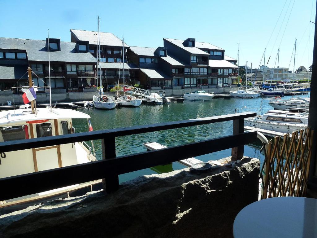 Apartment Les Marinas-7 by Interhome