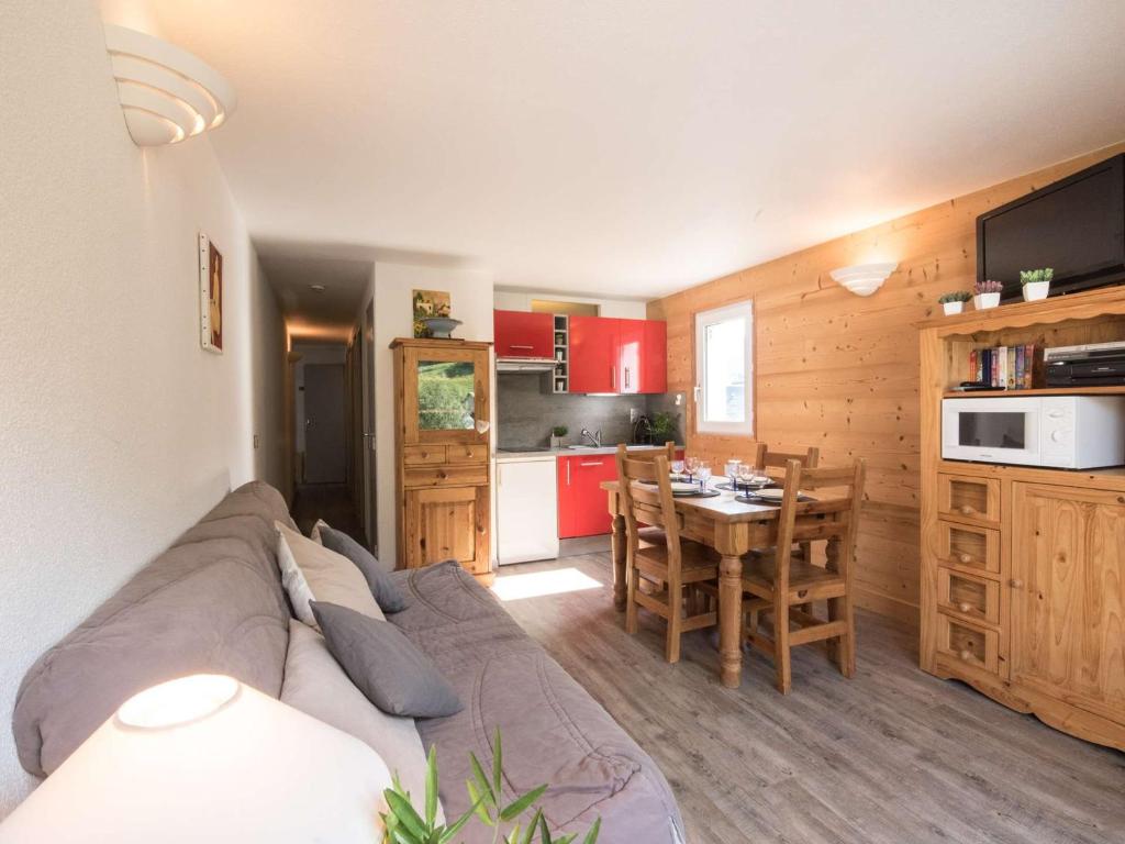 Appartement cosy 6 pers, centre Saint-Lary, balcon sud, parking, 2 chambres, classé 2 étoiles - FR-1-296-142