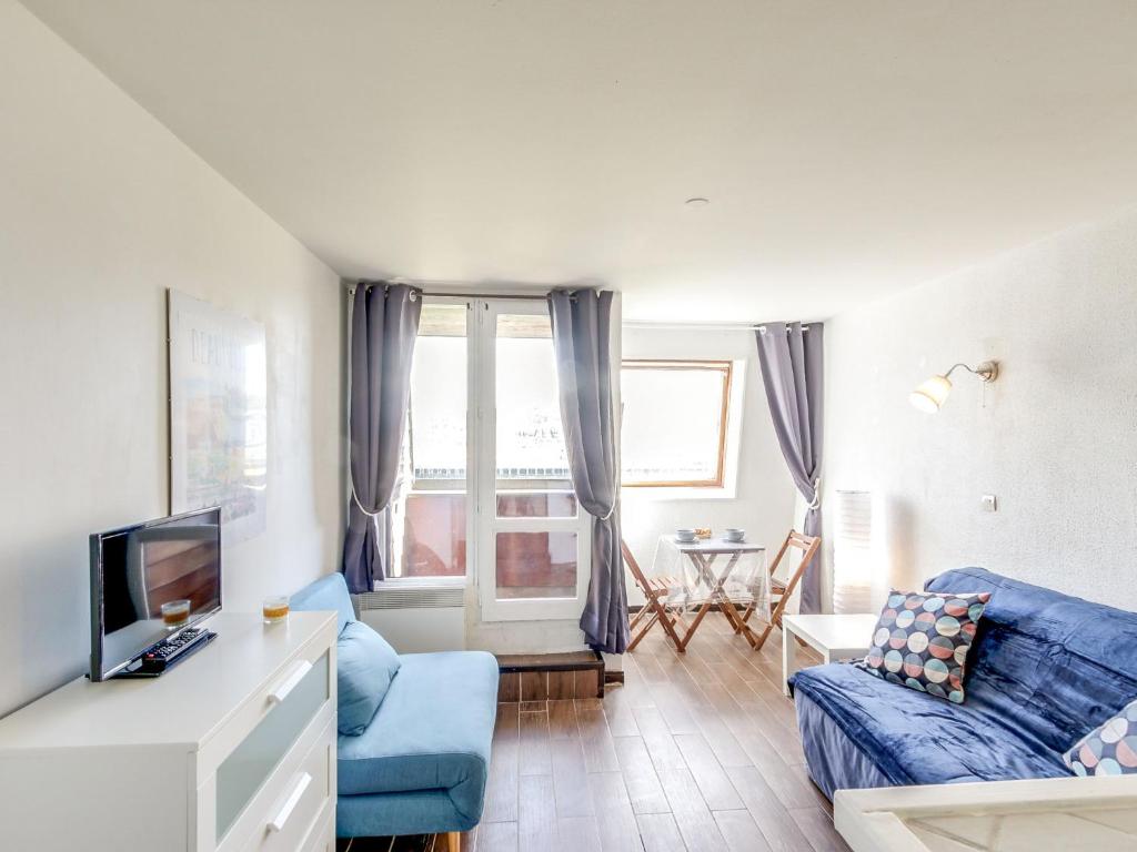 Studio Les Marinas-12 by Interhome