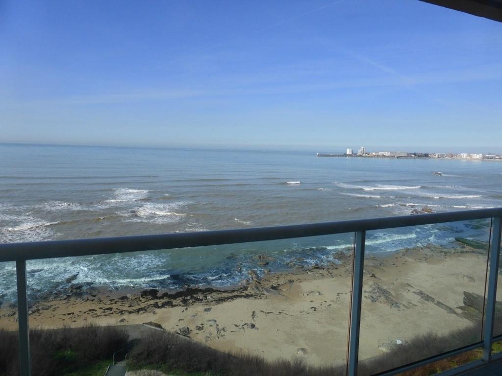 Appartement T3 avec vue imprenable sur l'océan, 5 couchages, parking et balcon, proche commodités - FR-1-325-55