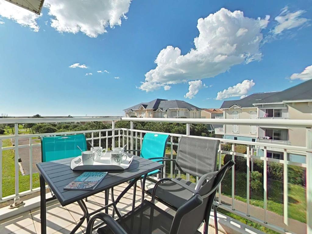 Appartement 3 pièces avec balcon à 700m de la plage - 6 couchages, garage, classé 3 étoiles - FR-1-224-710