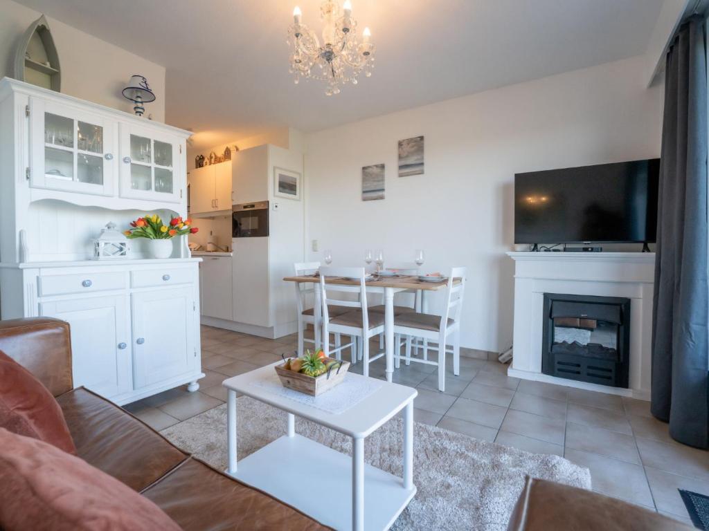 Apartment Marlene with parking and shared pool by Interhome