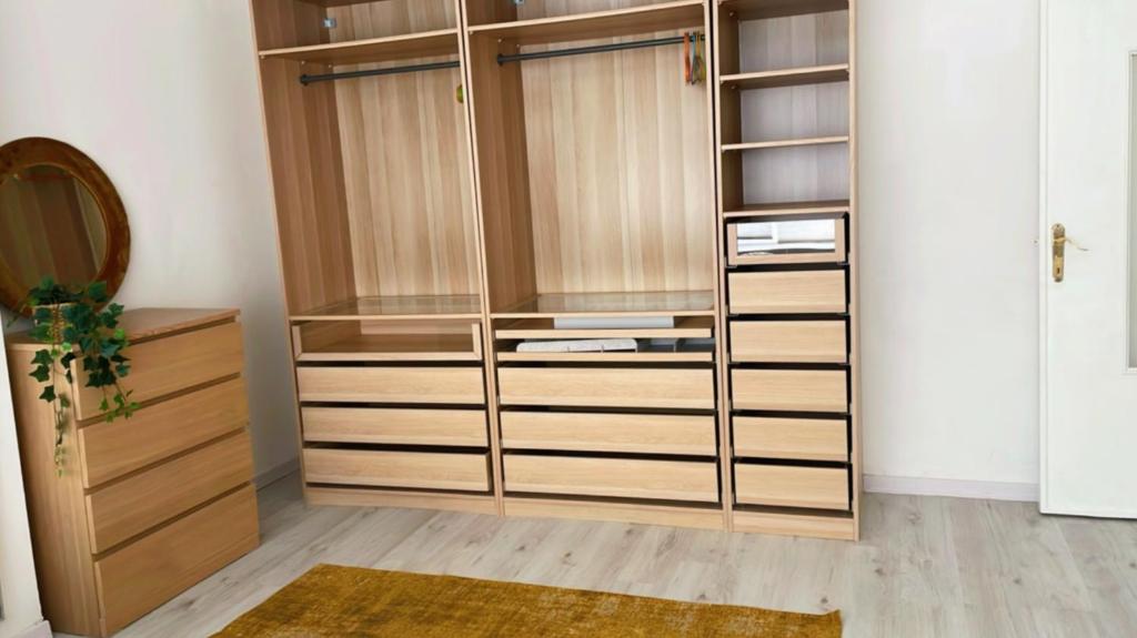 Apartment near atomium with parking