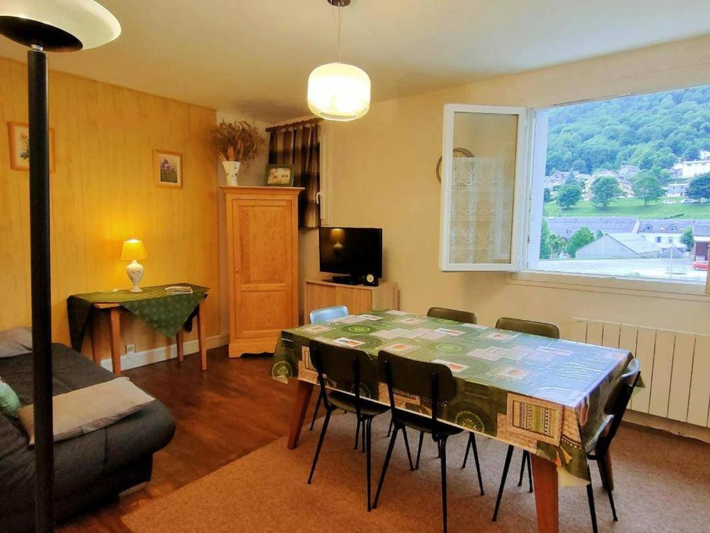 Appartement T3 près télécabine et commerces, 6 pers, Parking - FR-1-234-208
