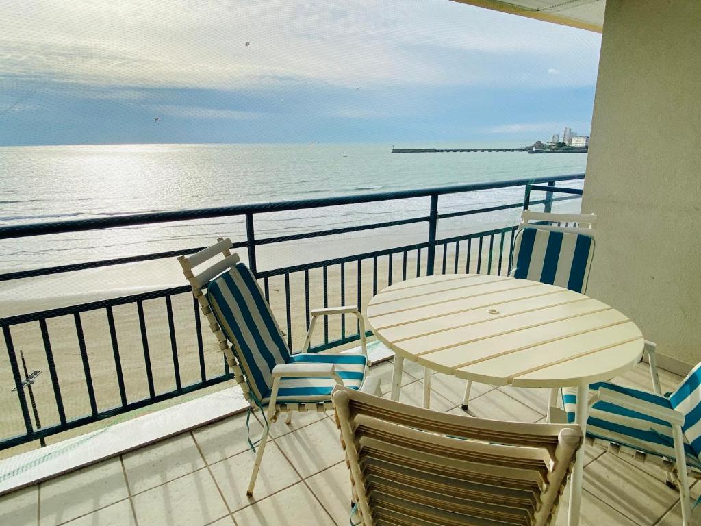 T3 Centre Plage avec Terrasse et Animaux Admis - FR-1-92-644