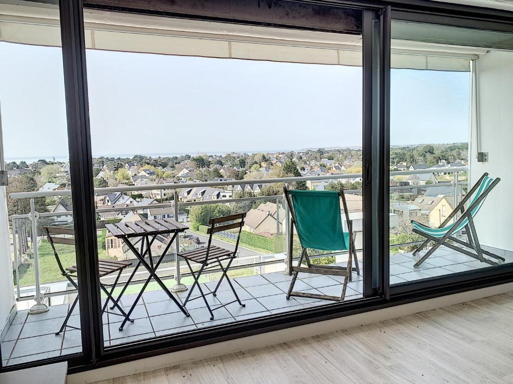 Appartement rénové avec tennis privé, parking et vue mer - FR-1-361-162
