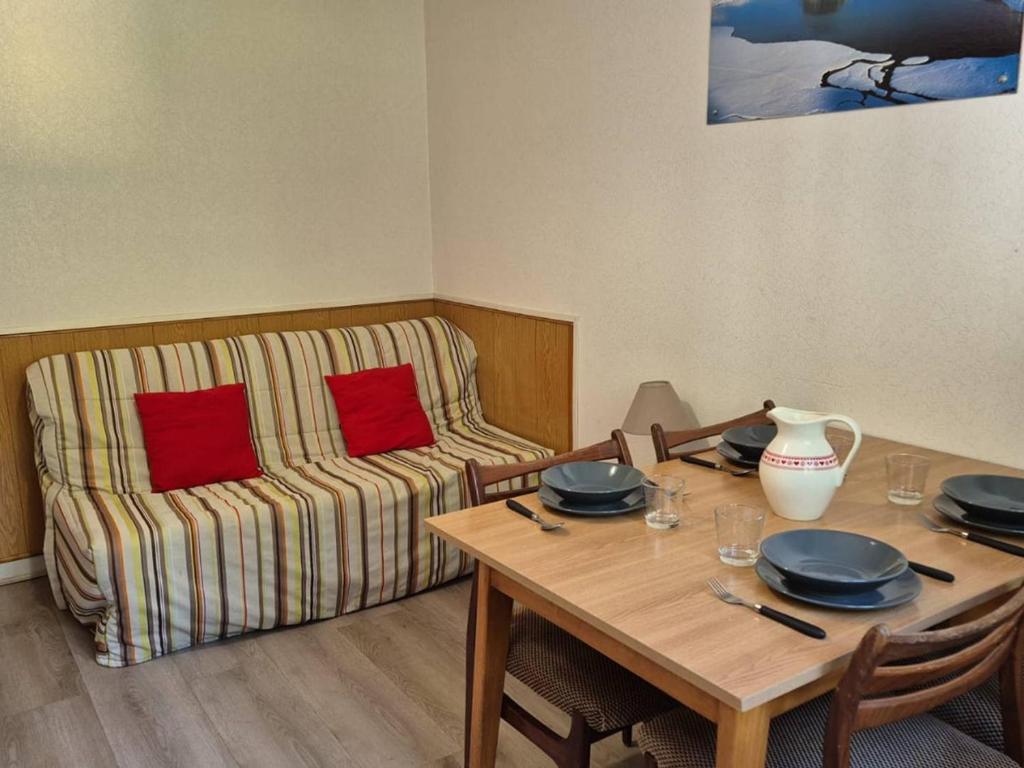 Appartement cosy 4 pers à 50m des thermes et 300m des pistes, wifi, ascenseur - FR-1-234-128
