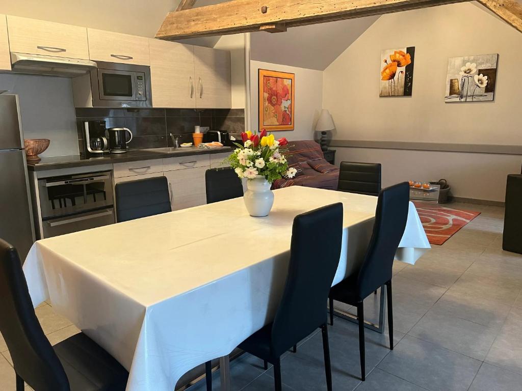 Appartement charmant à La Ferrière-aux-Étangs avec jacuzzi - 42 m²
