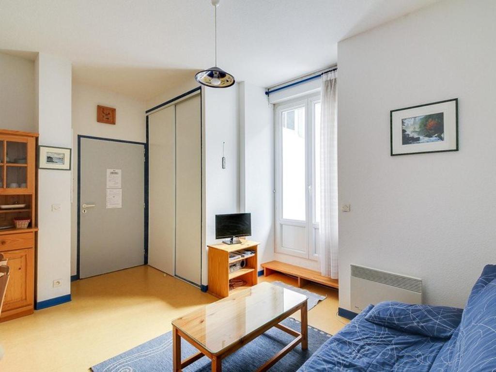 Appartement T2 à Cauterets avec Terrasse, Local à Ski, et Proche Télécabine - FR-1-401-1