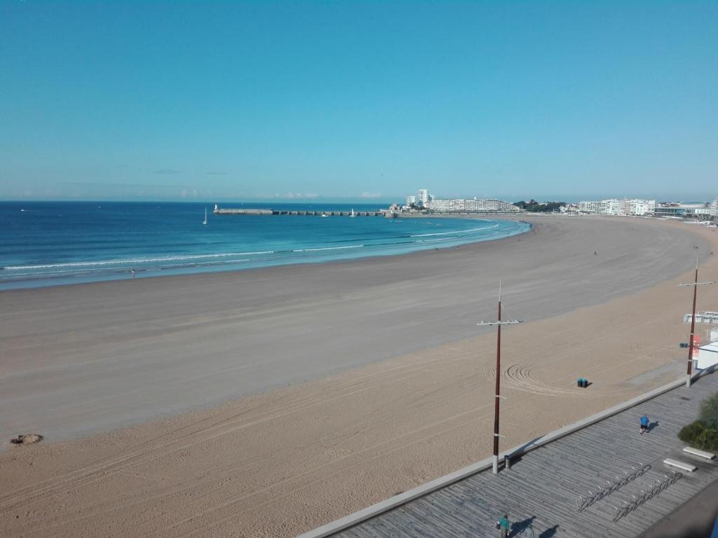 Studio face à la mer avec balcon, proche centre - FR-1-331-55