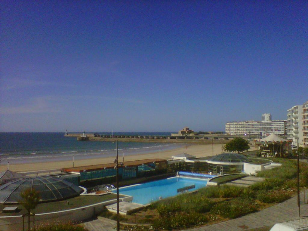 Studio Face Plage aux Sables d'Olonne avec Balcon, Ascenseur et Proximité Centre-Ville - FR-1-331-46