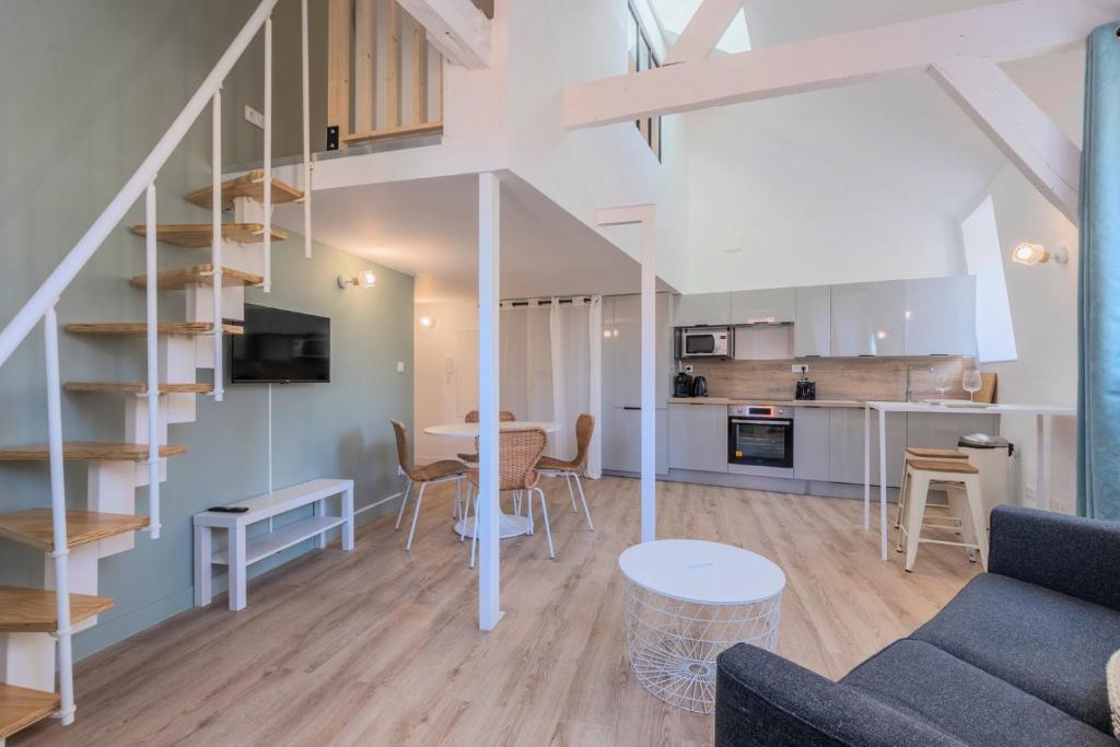 One bedroom mezzanine apartment, with parking