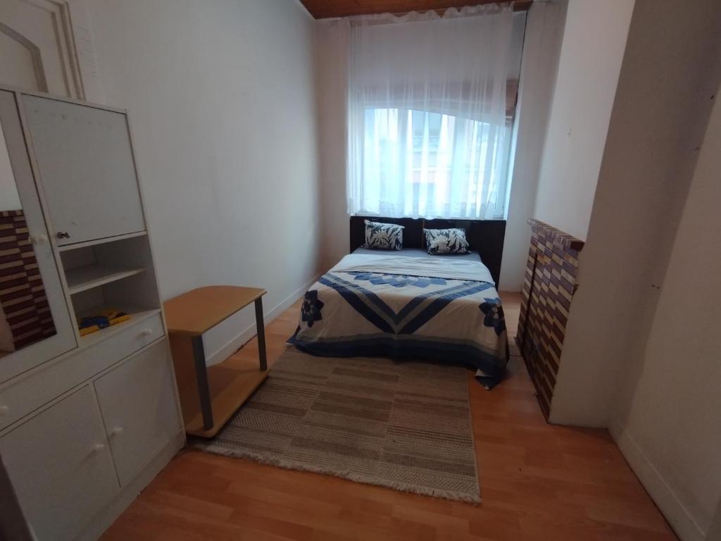 Room in Brussels, Saint-Josse 1210