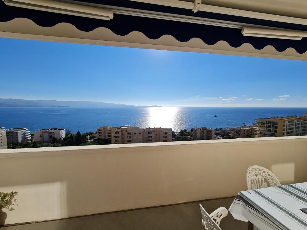 Magnifique appartement vue mer, spacieux et traversant