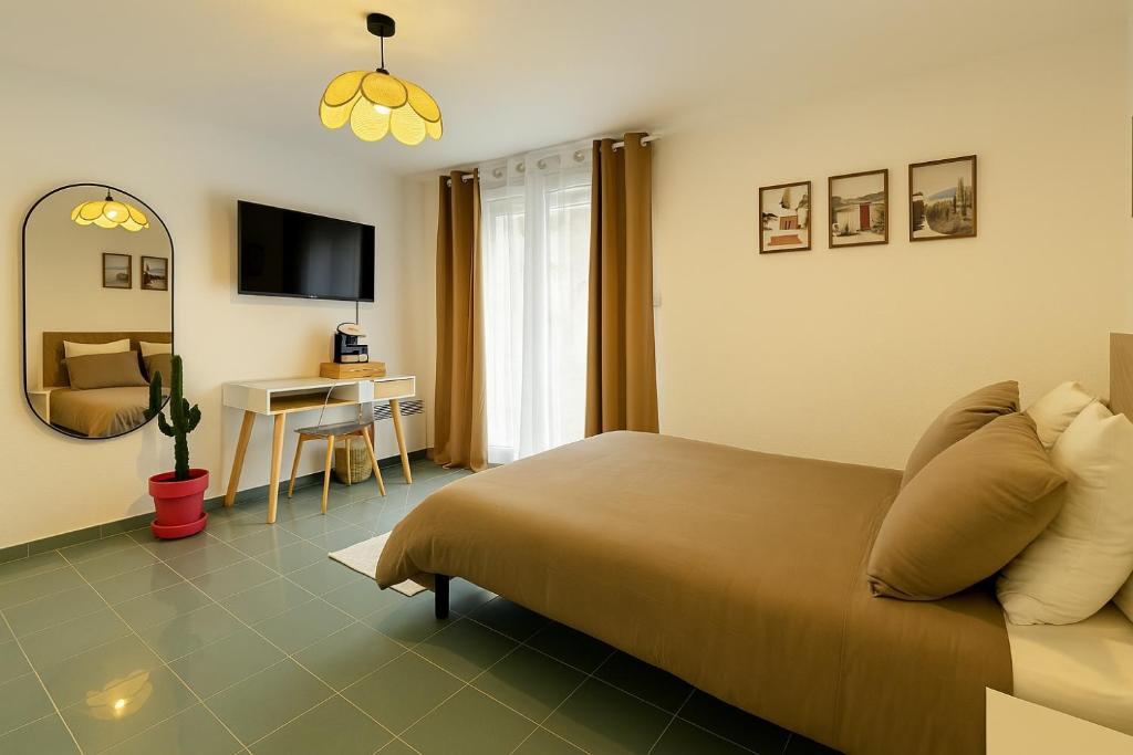 Studio Chill spot avec Balcon - 6 min Capitole- Métro Compans à 2 min - Wifi & Entrée Autonome