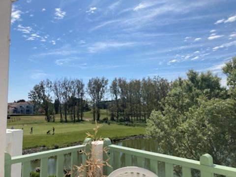 Proche des Sables D'Olonne appartement calme pour 4 personnes situé face au Golf de Bourgenay à Talmont st Hilaire