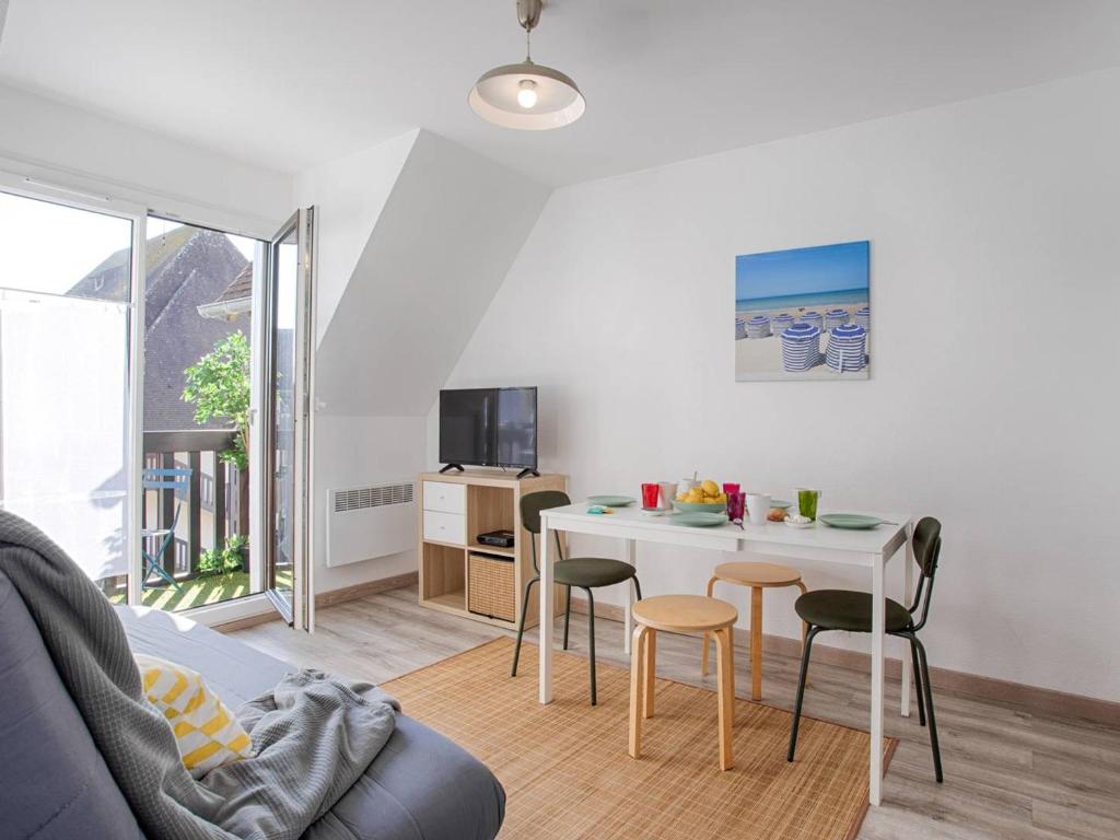Appartement à Deux Pas de la Plage de Cabourg, Balcon, WiFi, Parking Gratuit ! - FR-1-788-29