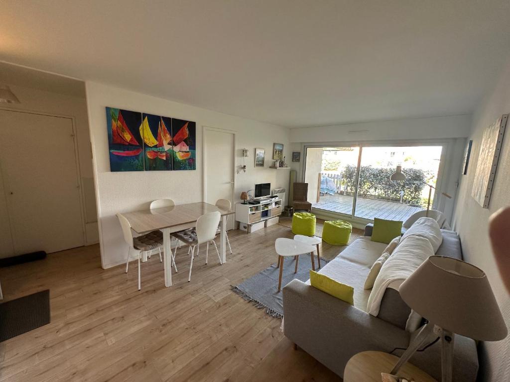 Appartement 3 pièces avec jardinet, 6 personnes, internet, proche Grand Hôtel de Cabourg - FR-1-487-308