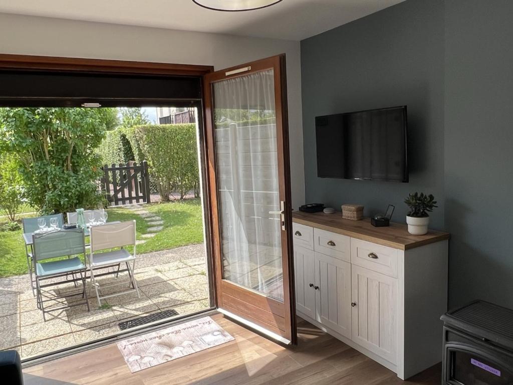 **Cottage 6 pers à Cabourg - Proche plage et thalasso, jardin, parking, Wi-Fi gratuit** - FR-1-487-358