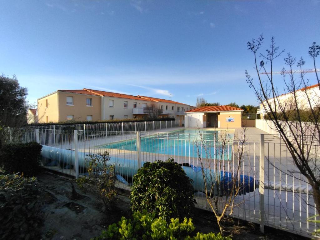 Appartement dans résidence au calme avec piscine