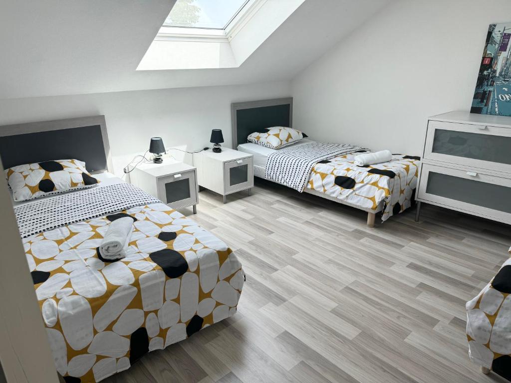 Appartement Bes,, Attique neuf avec confort