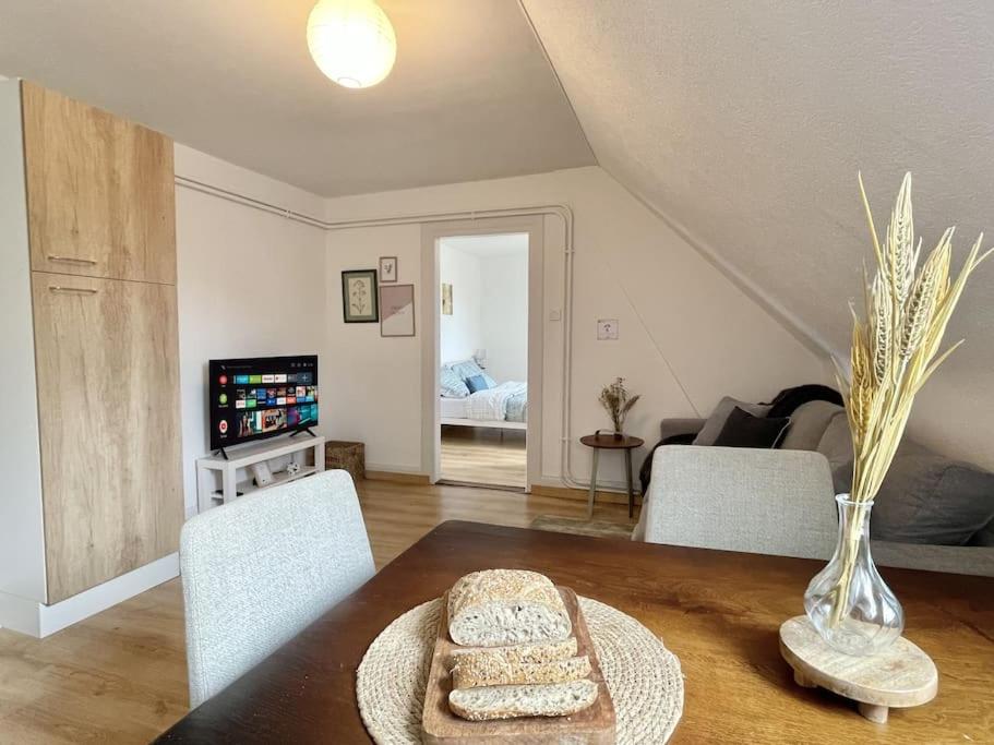 2e étage appartement entier 3 pièces idéal 2 personnes, 2 chambres communiquantes en enfilade, WIFI, espace travail parking gratuit