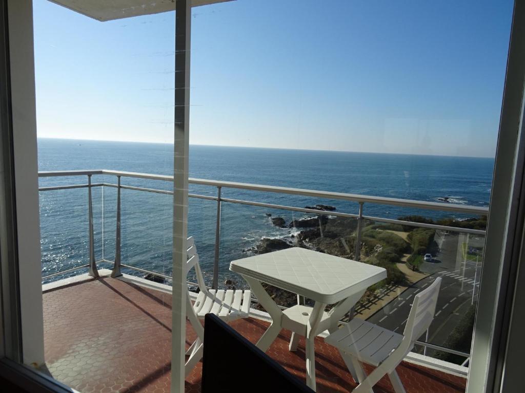 Studio face mer avec balcon et garage aux Sables d'Olonne - FR-1-92-904