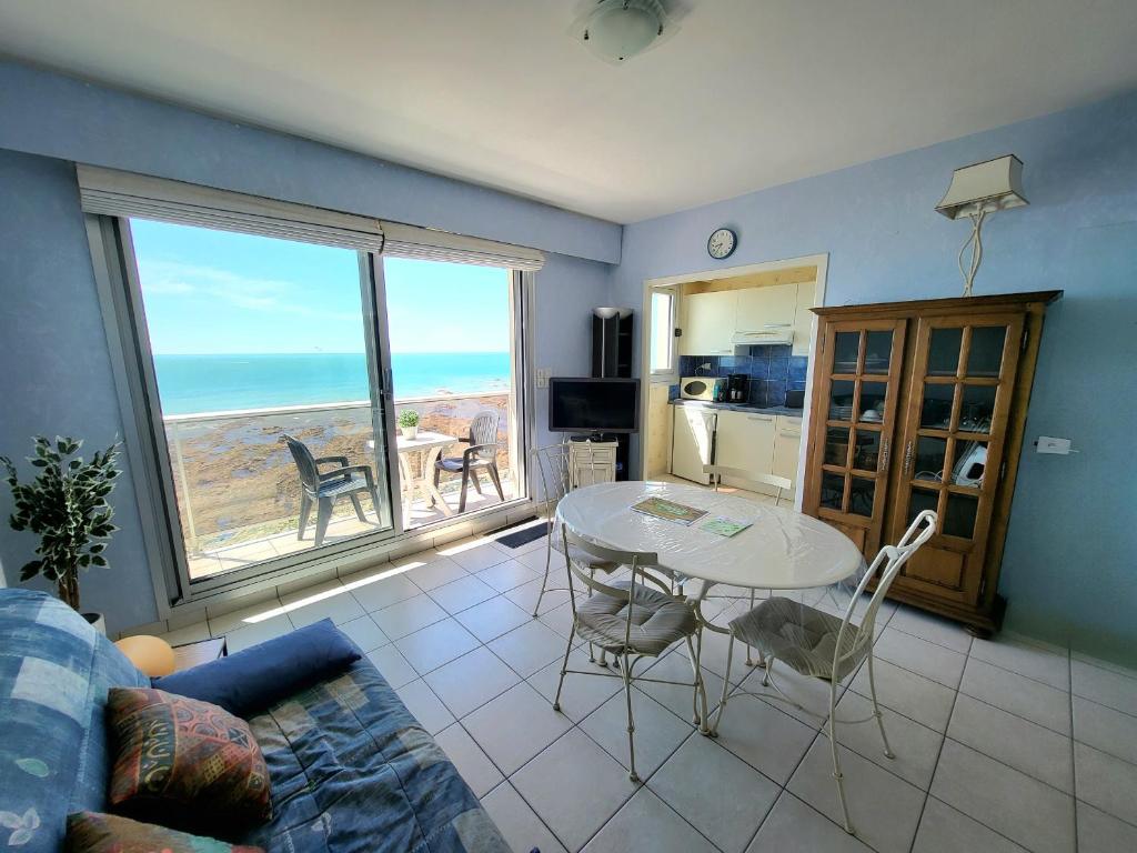 Charmant studio avec balcon, animaux acceptés, parking privé, proche plage et commerces - FR-1-92-915