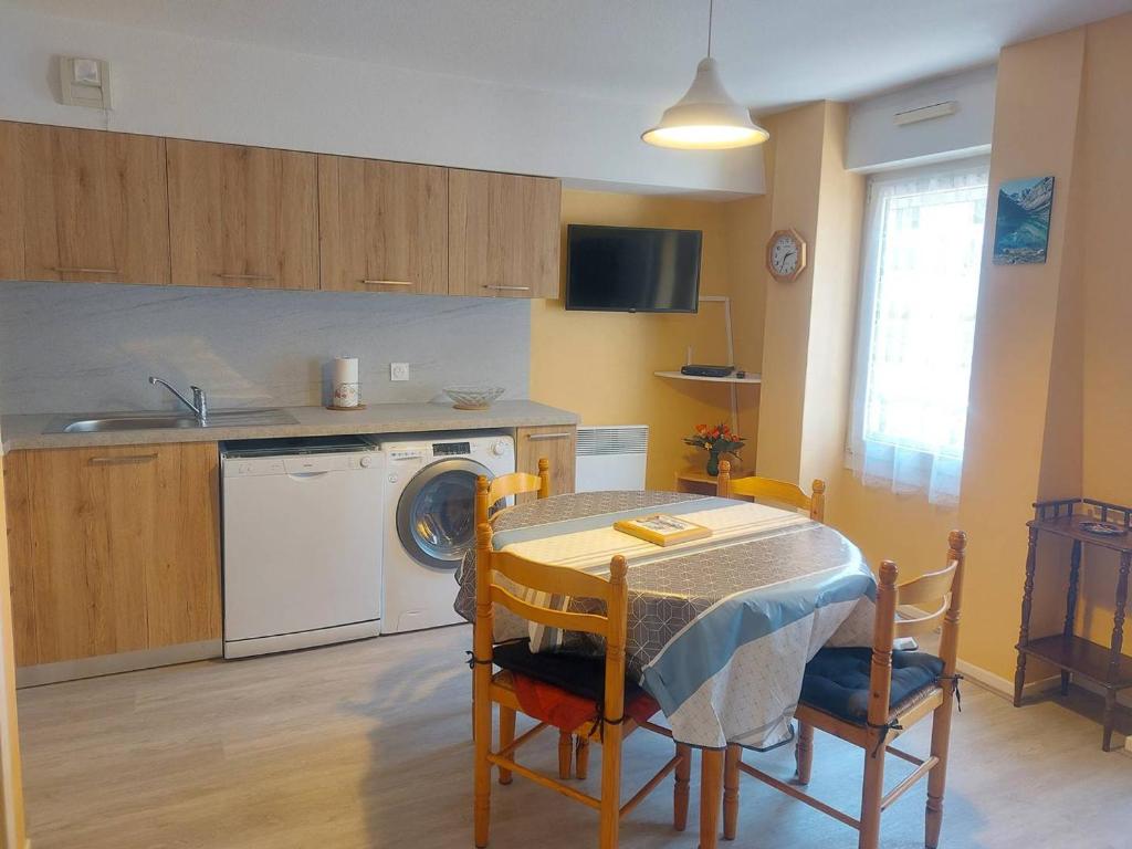 Appartement lumineux avec parking et cellier à skis - FR-1-812-23