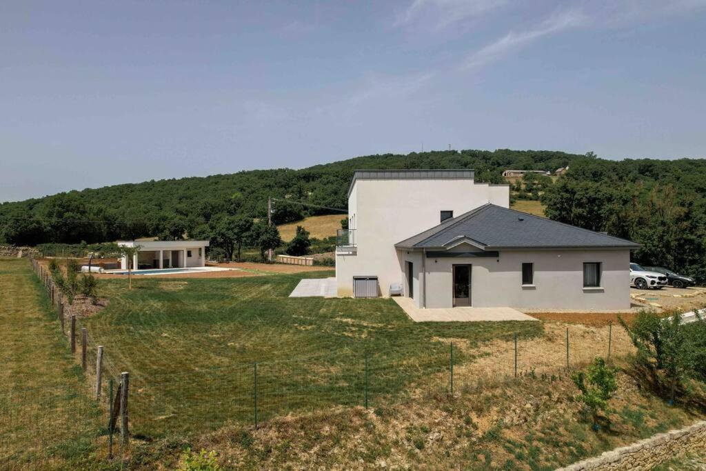 Le Gîte "Aubrac" Haut de gamme, Jardin, Piscine