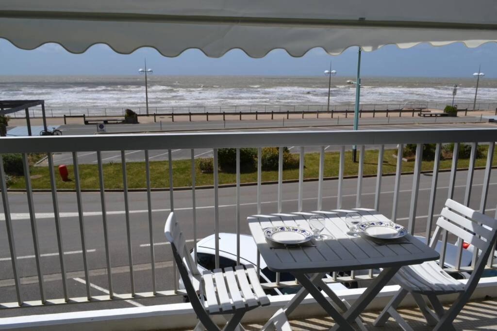 Appartement studio vue mer les pieds dans l'eau