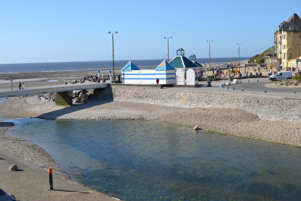 Appartement Wimereux "les pieds dans l'eau", parking, wifi