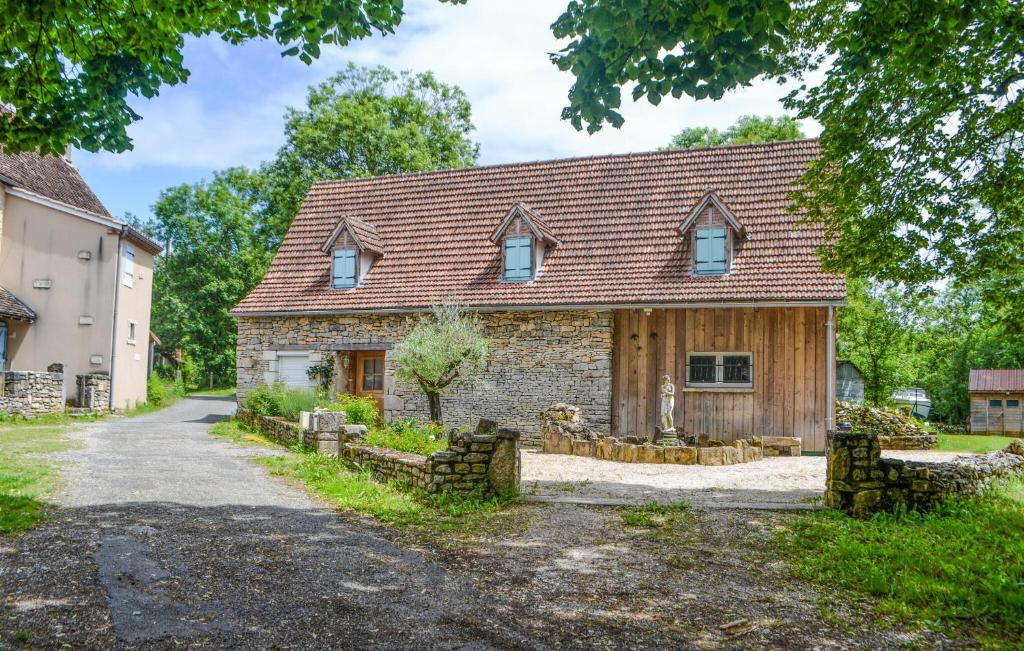 Beautiful Home In Issendolus With Wifi