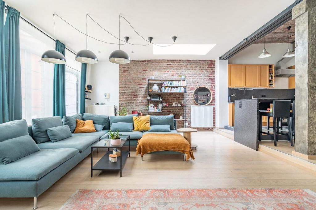 Beautiful loft with terrace - Midi station - Flix