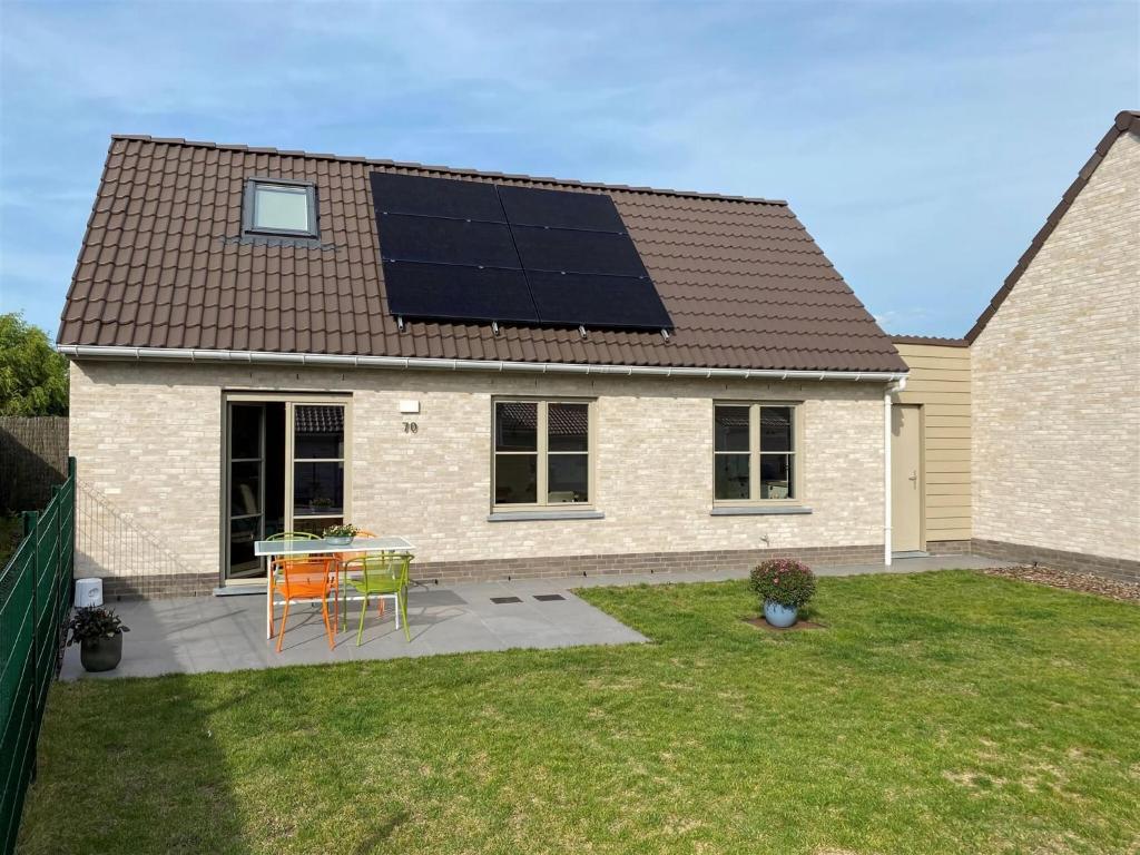 Holiday Home in Koksijde with BBQ & Garden