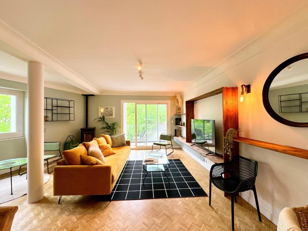 Bel appartement 100 m2 / Parking / Paisible