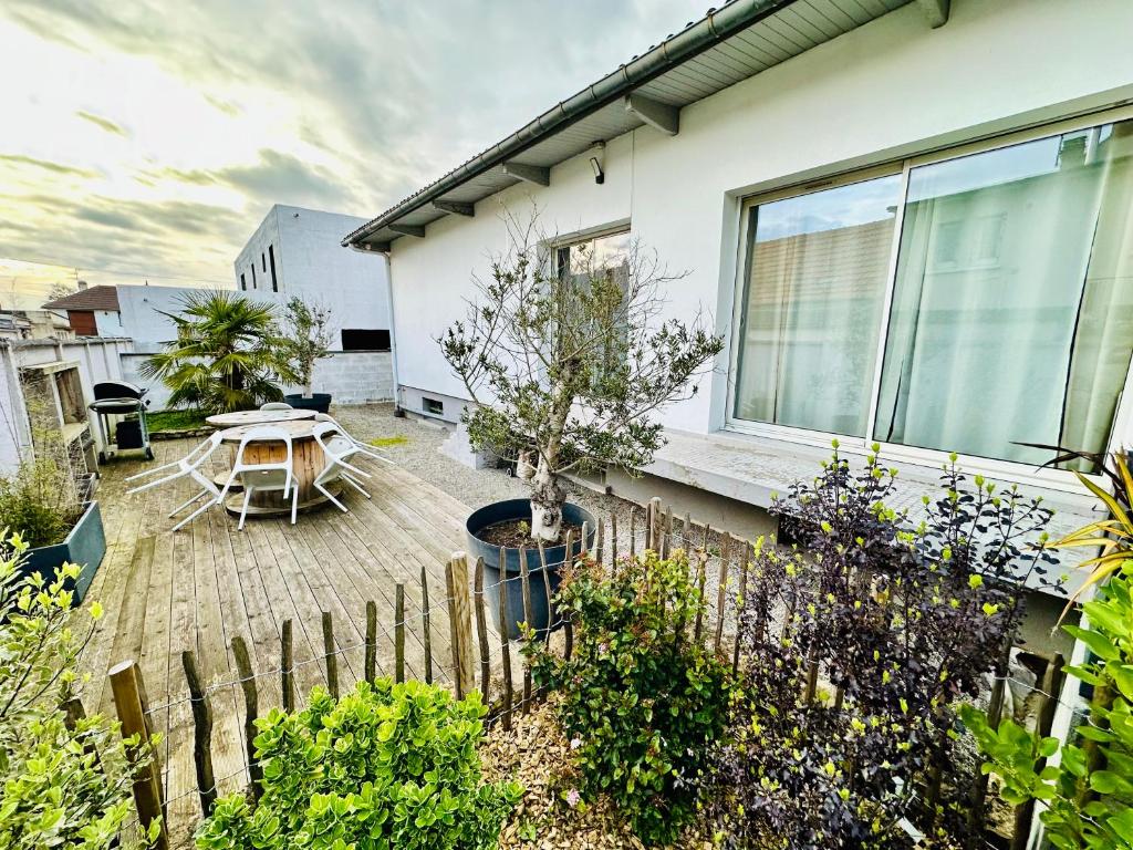 Belle maison avec jardin expose plein sud proche centre ville