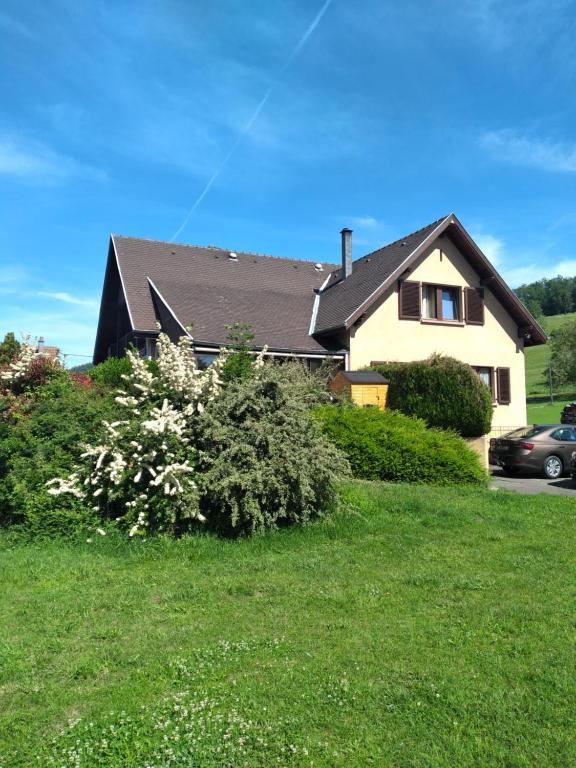 Belle Maison 300m2 - 8 pièces grand séjour salle à manger - cuisine équipée - 15 personnes - Vues panoramiques !