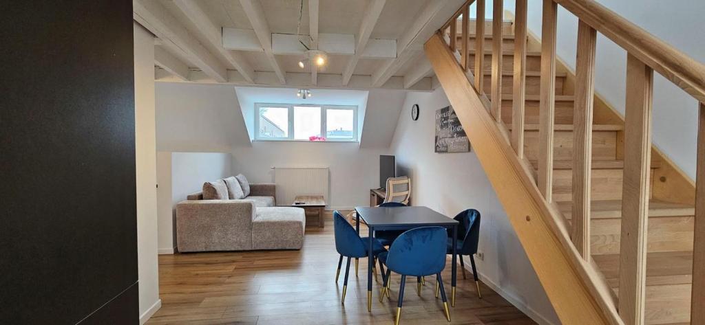 Blu shell house