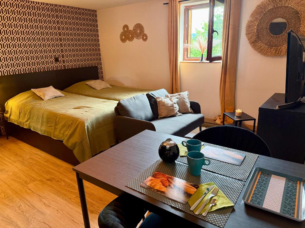 F1 Spa 10 minutes from track for 2 persons