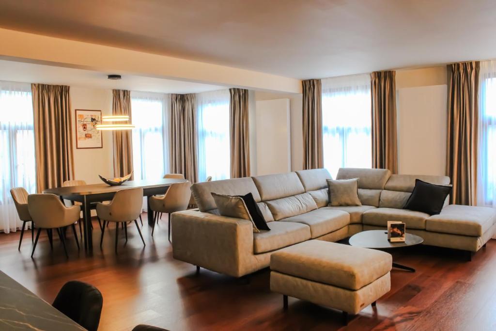 Botanique Suites AirBnB, Antwerp