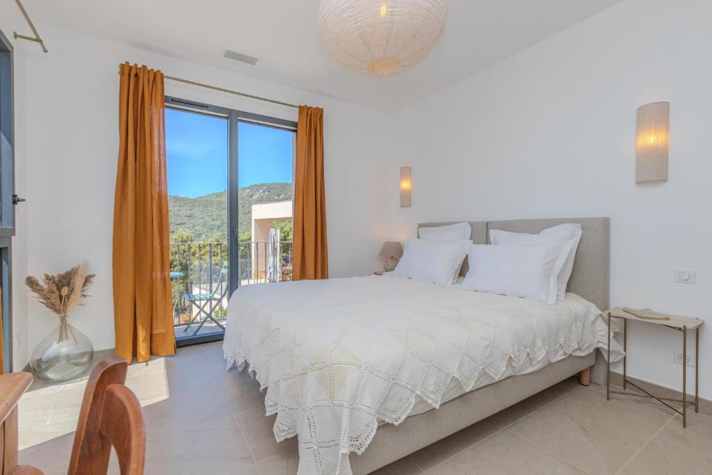 Casa Contorba - Vue Panoramique sur Mer et Montagne - 4 chambres - 8 personnes