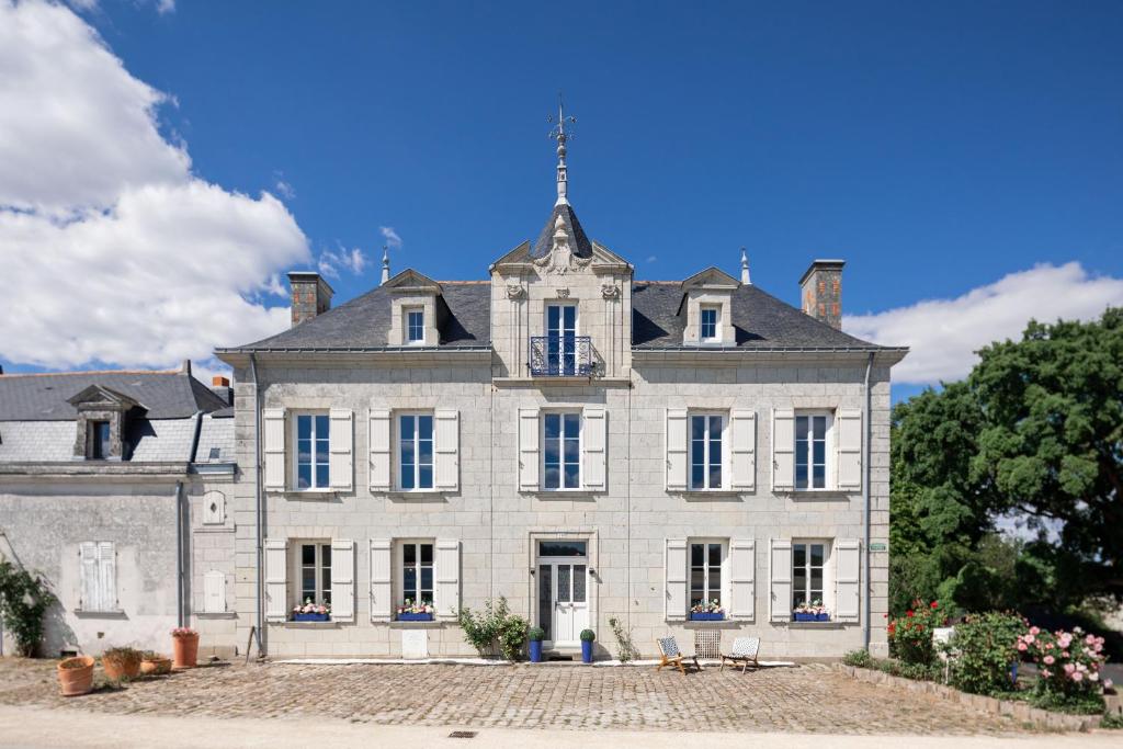 Casa Mila & Spa - Maison d'Hôtes raffinée vue Loire, Spa & Piscine