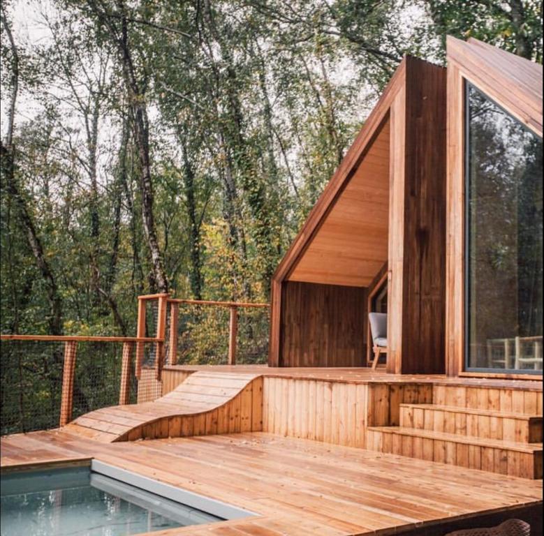 Casa Slow avec sa piscine chauffée au bord du lac