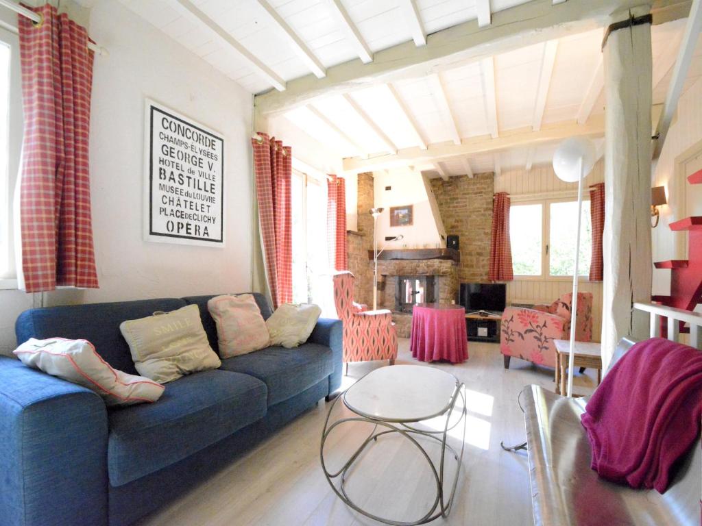 Serene Stay Near Rochehaut, cleaning included