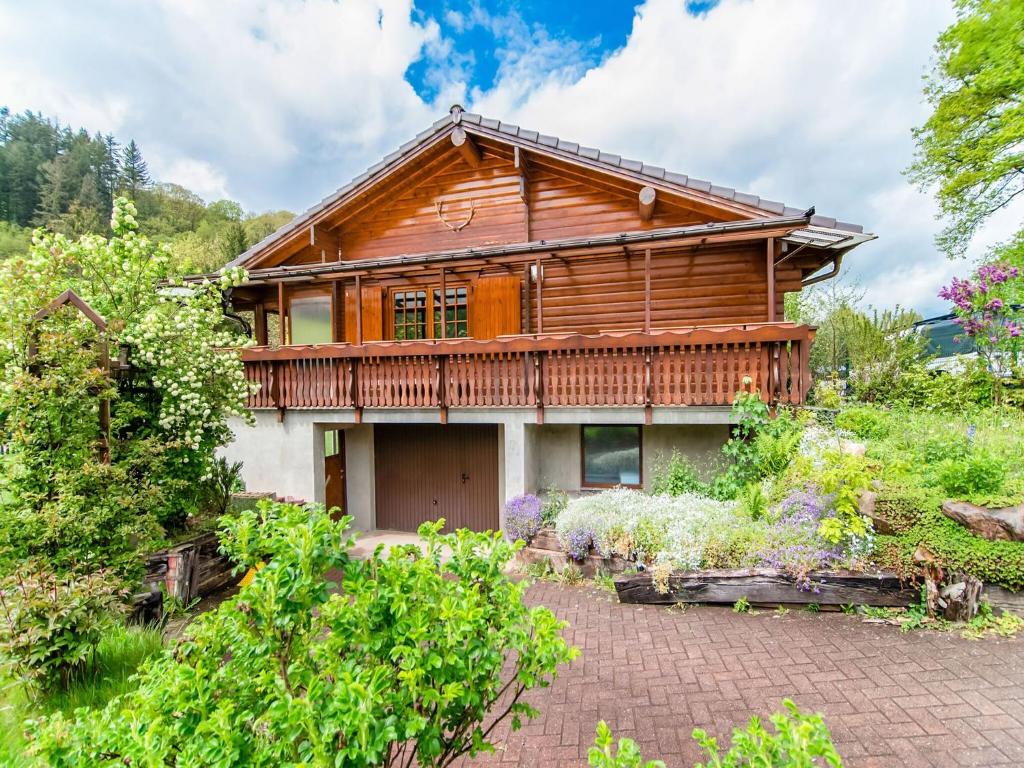Cozy Home with Garden View