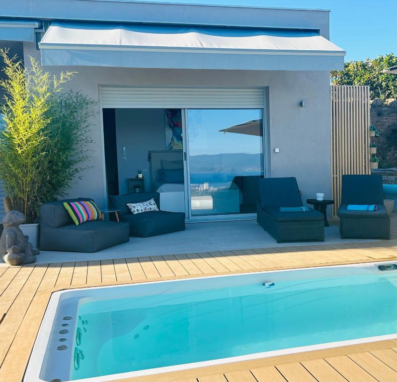 CASA LC chambre3 vue mer SPA de NAGE
