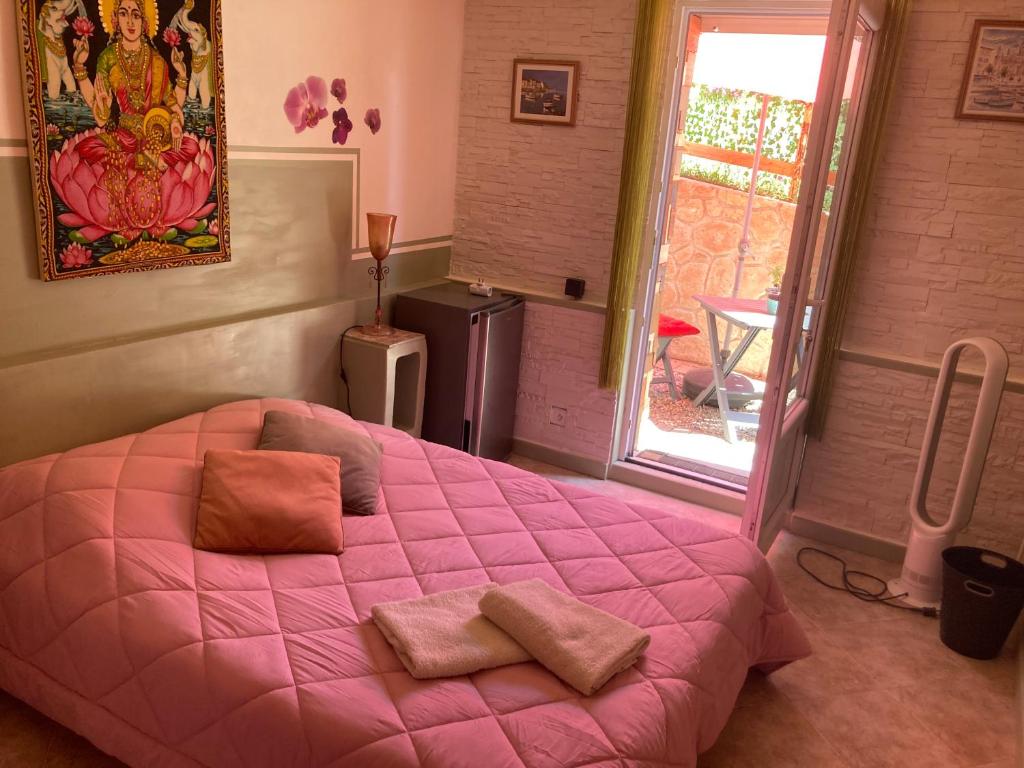 Chambre double avec salle de bain privée
