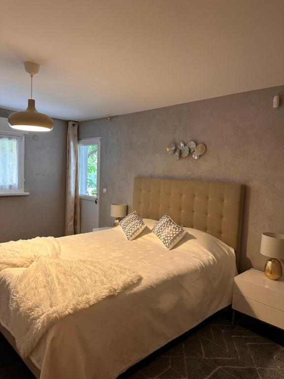 chambre privative au rez de jardin dans villa