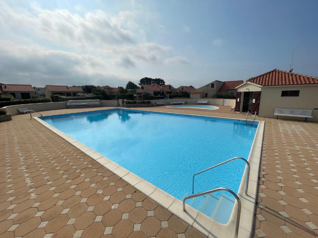 Charmante Maison au Bord de l'Océan à Brem sur Mer
